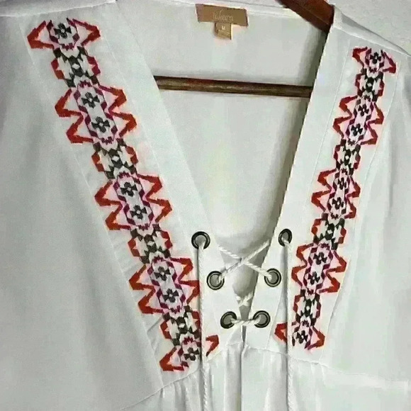 NWOT Takara Bell Sleeve embroidered blouse Sz M - Picture 3 of 8